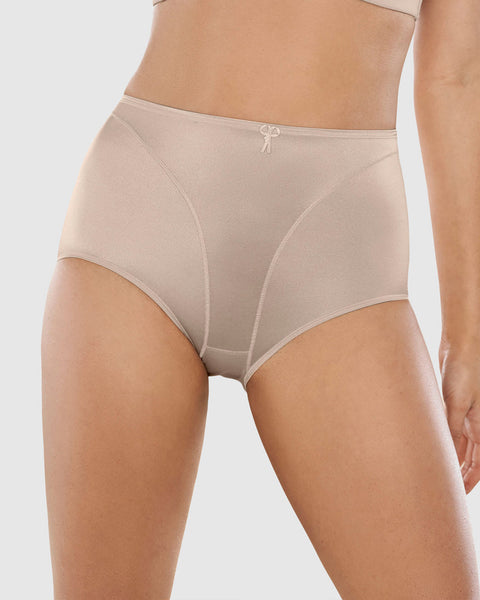 Panty clásico de control suave en abdomen